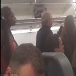 امرأة تسب ركاب الطائرة والسبب غريب .. فيديو