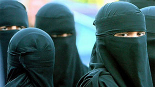 قانون كندي يحظّر السعوديين من إحضار جميع زوجاتهم إلى كندا