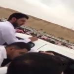 بالفيديو .. شجار بين مسئولي مزاد في المرور