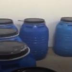 شرطة المدينة تهاجم مصنعًا للخمور .. فيديو