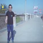 كيف تعامل الأشخاص المصابين بإعاقة .. فيديو