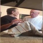 فيديو لطيف .. سيدة تخدع زوجها المسن بمقلب طريف