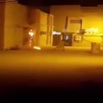 حاول إطفاء النيران .. ولكنه قام بالعكس تمامًا .. فيديو