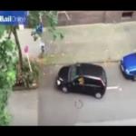 فيديو.. لقطات طريفة لسائق يركن سيارته لأول مرة