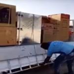 شاهد ماذا اكتشف هذا المواطن في أغراض خادمته قبل السفر