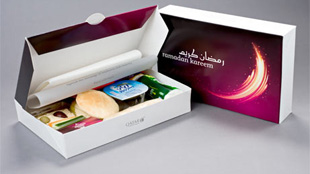 الخطوط الجوية القطرية تقدم وجبات إفطار للمسافرين الصائمين خلال رمضان