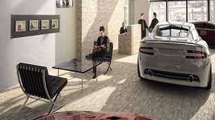 أستون مارتن تعود من جديد الى دبي