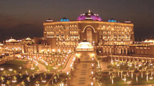 انخفاض إيجارات الشقق السكنية في أبوظبي 3.5% بالربع الثاني