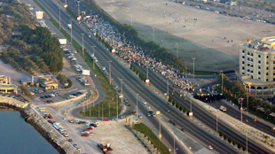 إعادة افتتاح شارع الملك فيصل فجر الأثنين 