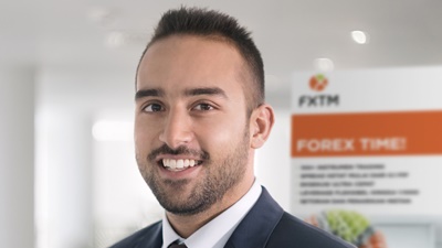 في ظل هبوط الدولار الأمريكي، هل وصل الدرهم الإماراتي إلى القمة؟