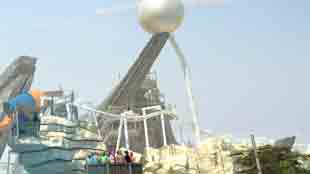 "ياس ووتر ورلد للألعاب المائية أحدث مدينة ألعاب إماراتية