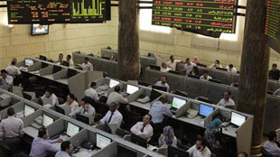 معظم أسواق الخليج تتراجع وهبوط أحجام التعاملات يقلص الخسائر