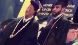 الحقيقة وراء رفض رئيس الجامعة مصافحة طالب خليجي
