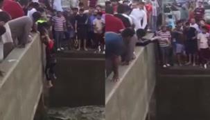 شاهد عملية إنقاذ أحد الشباب احتجزته السيول في جدة