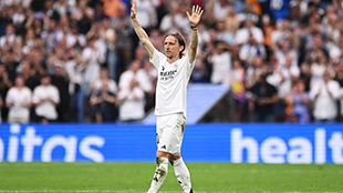 ميلان الإيطالي يعلن ضم لوكا مودريتش رسميا