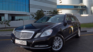 اختيار سيارات مرسيدس-بنز لتمنح المسافرين الراحة والسلامة والاعتمادية الفائقة