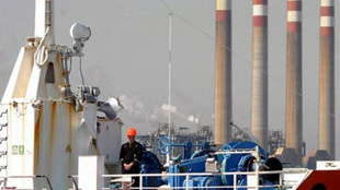 مؤسسة تأمين يابانية تحدد قواعد جديدة لناقلات النفط الايراني