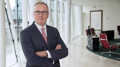 تقرير التوظيف بالقطاع الخاص الأمريكي يدعم الذهب، إلا أن الدولار يبقى مصدر قلق