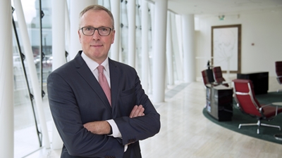 طفرة في أسعار المعادن الثمينة يرافقها انخفاض في أسعار النفط والغاز