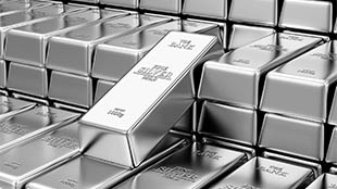 الفضة تتجاوز للمرة الأولى مستوى 75 دولارا