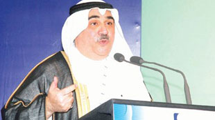 وزير العمل السعودي: إلغاء نظام الكفيل أمر غير مطروح حالياً 