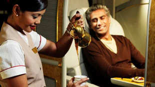 أمستردام تنضم إلى شبكة طائرة طيران الإمارات A380 مطلع أغسطس