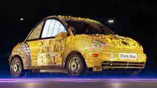 فنان يبدع سيارة فولكسفاغن (سلحفاة) مصنوعة من فضلات وبقايا متنوعة 