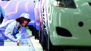 هبوط في الناتج الصناعي الياباني بشكل غير متوقع