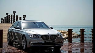 إطلاق الطراز الجديد من BMW الفئة السابعة مع مستويات جديدة من الراحة والفخامة والقوة في البحرين 