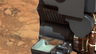 حفنة تراب بسعر 21 مليون برميل من النفط السعودي