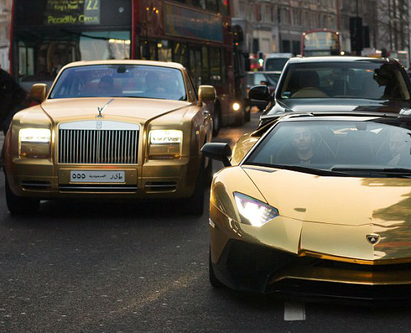 بالصور ... سيارات سعودية فارهة مذهبة في لندن
