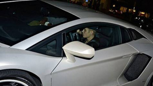 شرطة دبي تخالف "جاستين بيبر" بعد ضبطه بسرعة 240