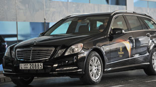 طيران الإمارات تطور خدمة “السيارة مع سائق” في دبي