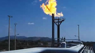 انخفاض صادرات الغاز المسال بواقع 4 شحنات نتيجة تفجير في اليمن