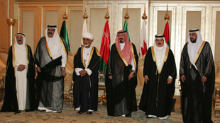 فجوات المهارات في الإدارة المتوسطة تمنح موظفي دول الخليج نطاقات واسعة للنجاح 