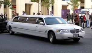 الآن باتت خدمة المركبات الفخمة في متناولكم في دبي