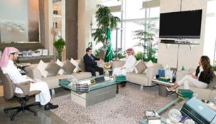 الأمير الوليد يستقبل سفير فنلندا