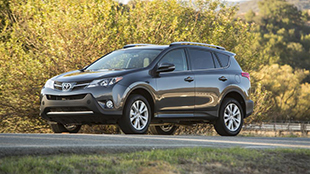تويوتا RAV4 تفوز بلقب أفضل مركبة في فئة الكروس أوفر 