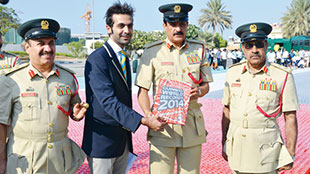 شرطة دبي تدخل موسوعة "غينيس" بلوحة فنية لعلم الدولة