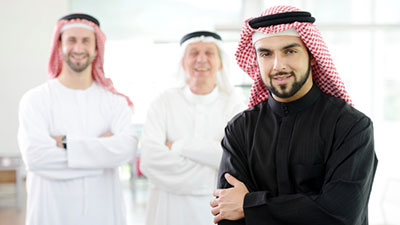  من الأكثر ارتباطاً بعمله: الإماراتيون في القطاع الخاص أم العام؟