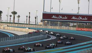 افضل السائقين يتسابقون في حلبة مرسى ياس