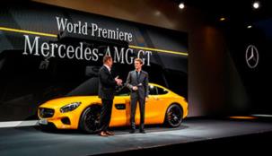 بطل سباقات الفورمولا 1 نيكو روزبرغ يقود سيارة AMG V8 الرياضية الجديدة نحو دائرة الضوء  