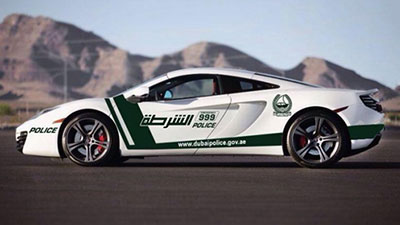 شرطة دبي تستخدم أفخم سيارات العالم