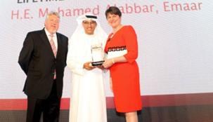 محمد العبار يحظى بتكريم إنجاز العمر من جوائز "جلف بيزنس 2014"