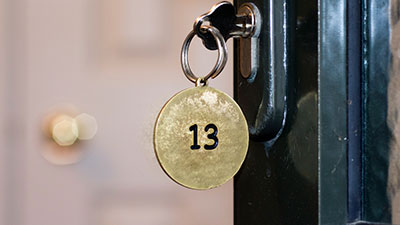استطلاع يظهر أن الرقم "13" يتجنبه عدد كبير من المسافرين