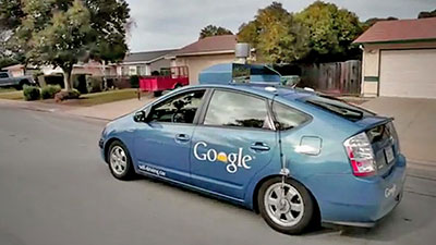 "غوغل" تختبر سياراتها الذاتية على الطرقات