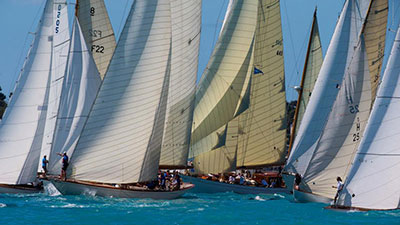 أسطول ضخم من اليخوت وصل إلى جزر الانتيب 