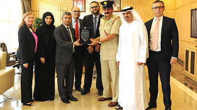 "باركليز" يكرّم "شرطة دبي" لمواجهتها جرائم الاحتيال المالي