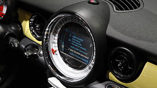 MINI تكشف عن خاصية Webradio في سياراتها الجديدة