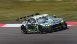 أجنحة أستون مارتن معروضة للبيع